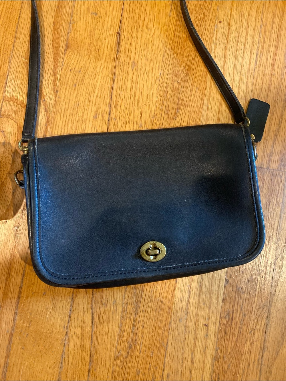 Coach Black leather purse Vintage 10x6 Gold Hardware b8c 9755